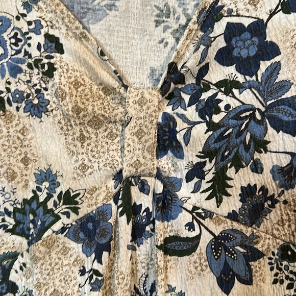 Cato Patterned Top size 26/28w - Picture 2 of 4